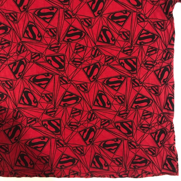 Superman Short Sleeve Tee Mens size Medium Red and Black Color - Picture 3 of 11